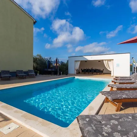 Beautiful Rampic With Private Pool Near The In Villa