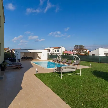 Beautiful Rampic With Private Pool Near The In Villa