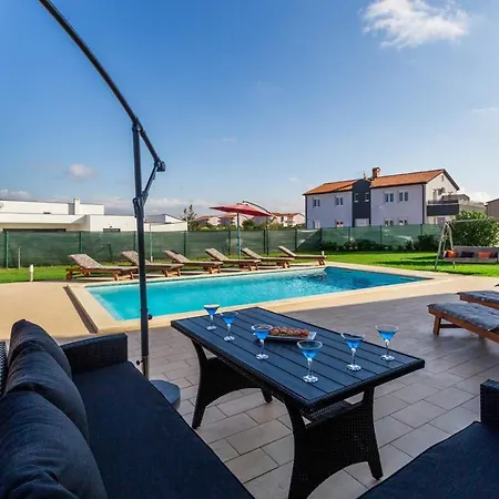 Villa Beautiful Rampic With Private Pool Near The In Fazana