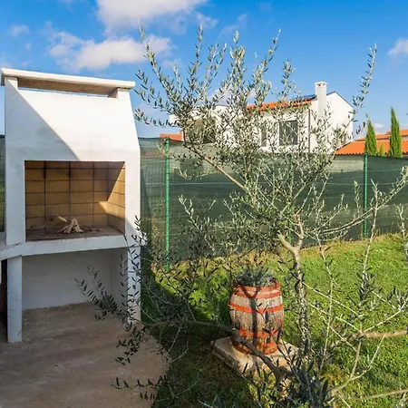 Beautiful Rampic With Private Pool Near The In Villa Fazana