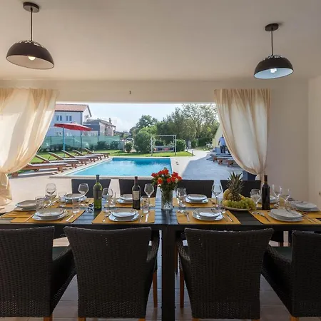 Beautiful Rampic With Private Pool Near The In Fazana