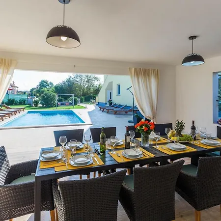 Beautiful Rampic With Private Pool Near The In Villa *