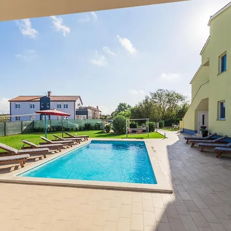 Villa Beautiful Rampic With Private Pool Near The In *