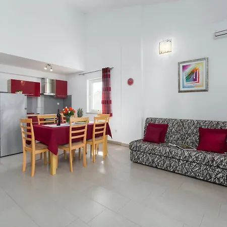 Villa Beautiful Rampic With Private Pool Near The In *