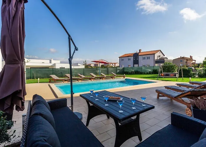 Villa Beautiful Rampic With Private Pool Near The In Fažana