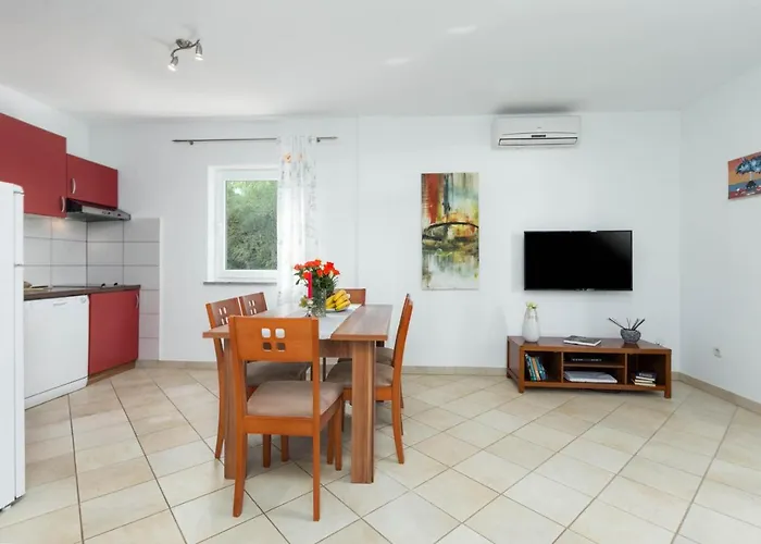 Beautiful Rampic With Private Pool Near The In * Fažana